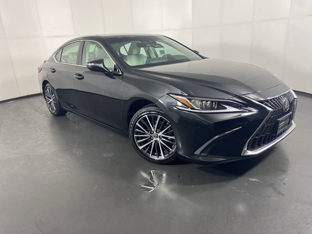 Certified 2023 Lexus ES 300h w/ Premium Package image 4