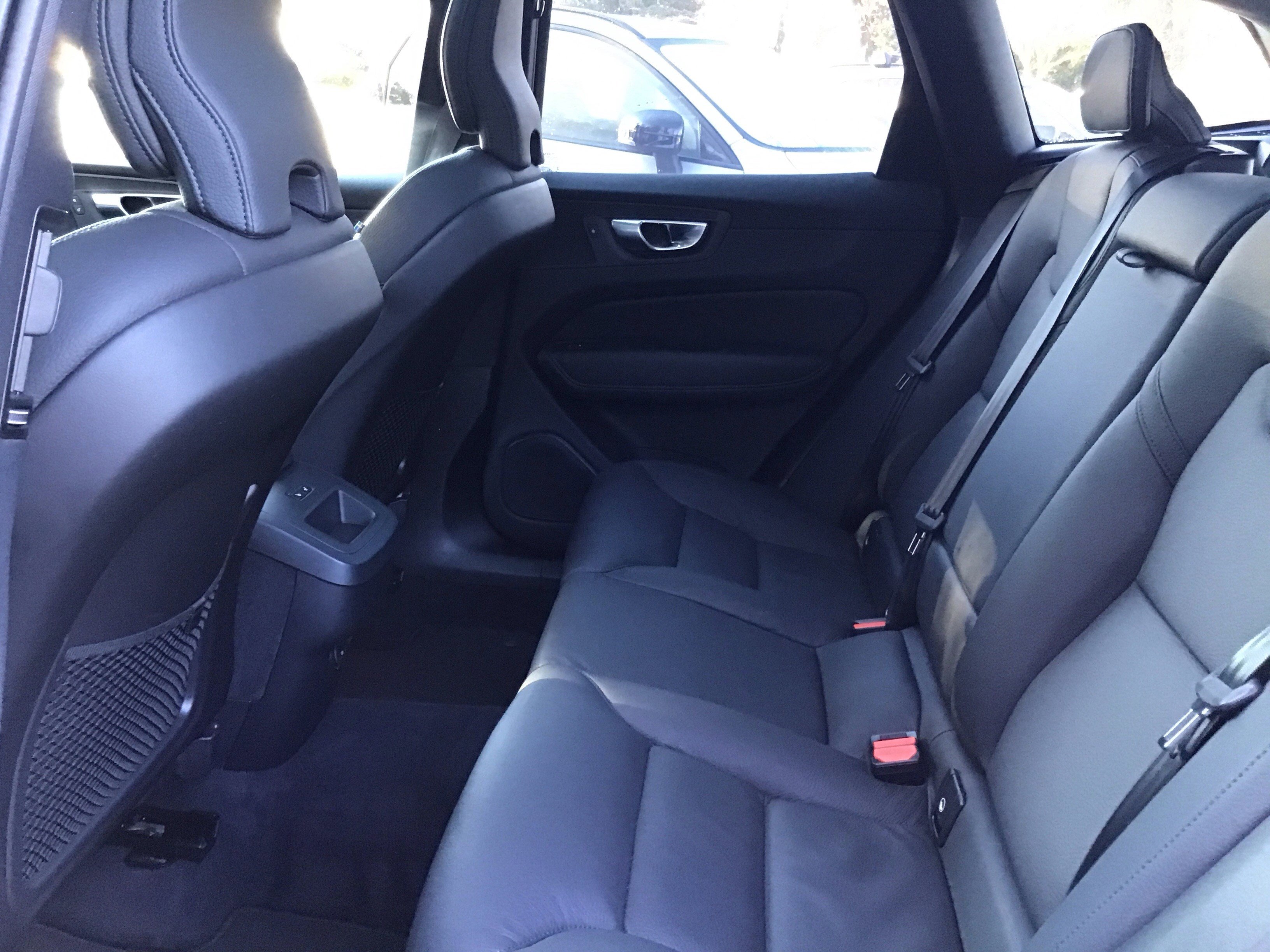 Certified 2025 Volvo XC60 B5 Plus image 32