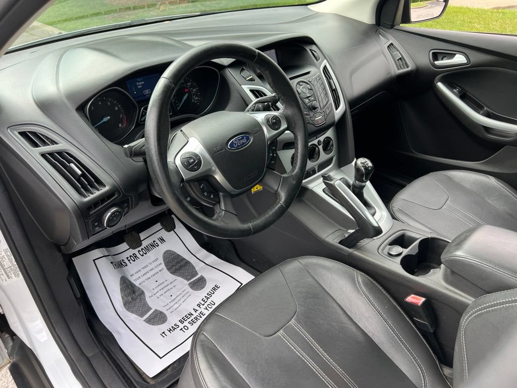 Used 2013 Ford Focus SE FWD image 15