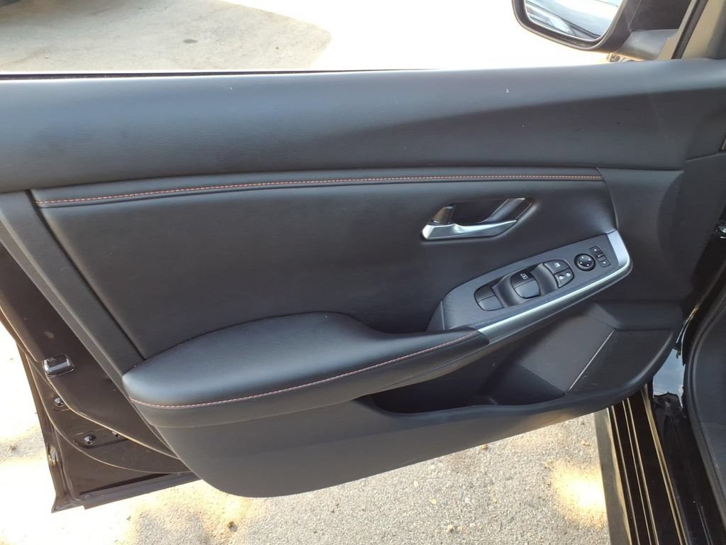 Certified 2025 Nissan Sentra SR FWD image 24