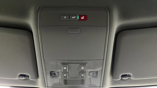 Used 2021 Volkswagen Atlas SE w/ Towing Package image 24