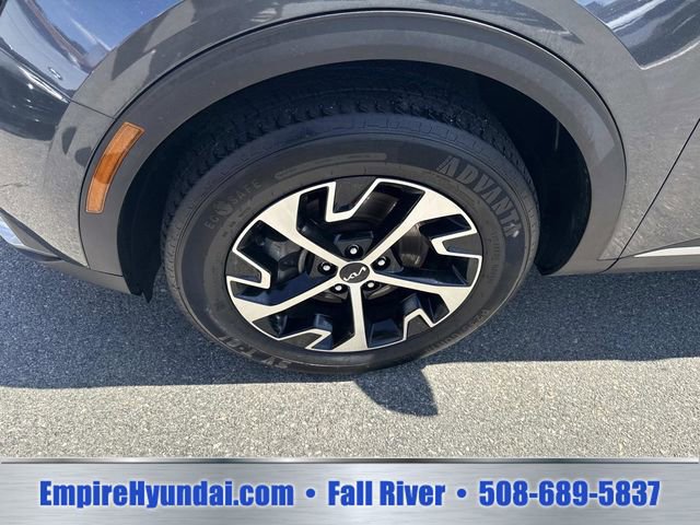 Used 2023 Kia Sportage EX AWD/4WD image 12