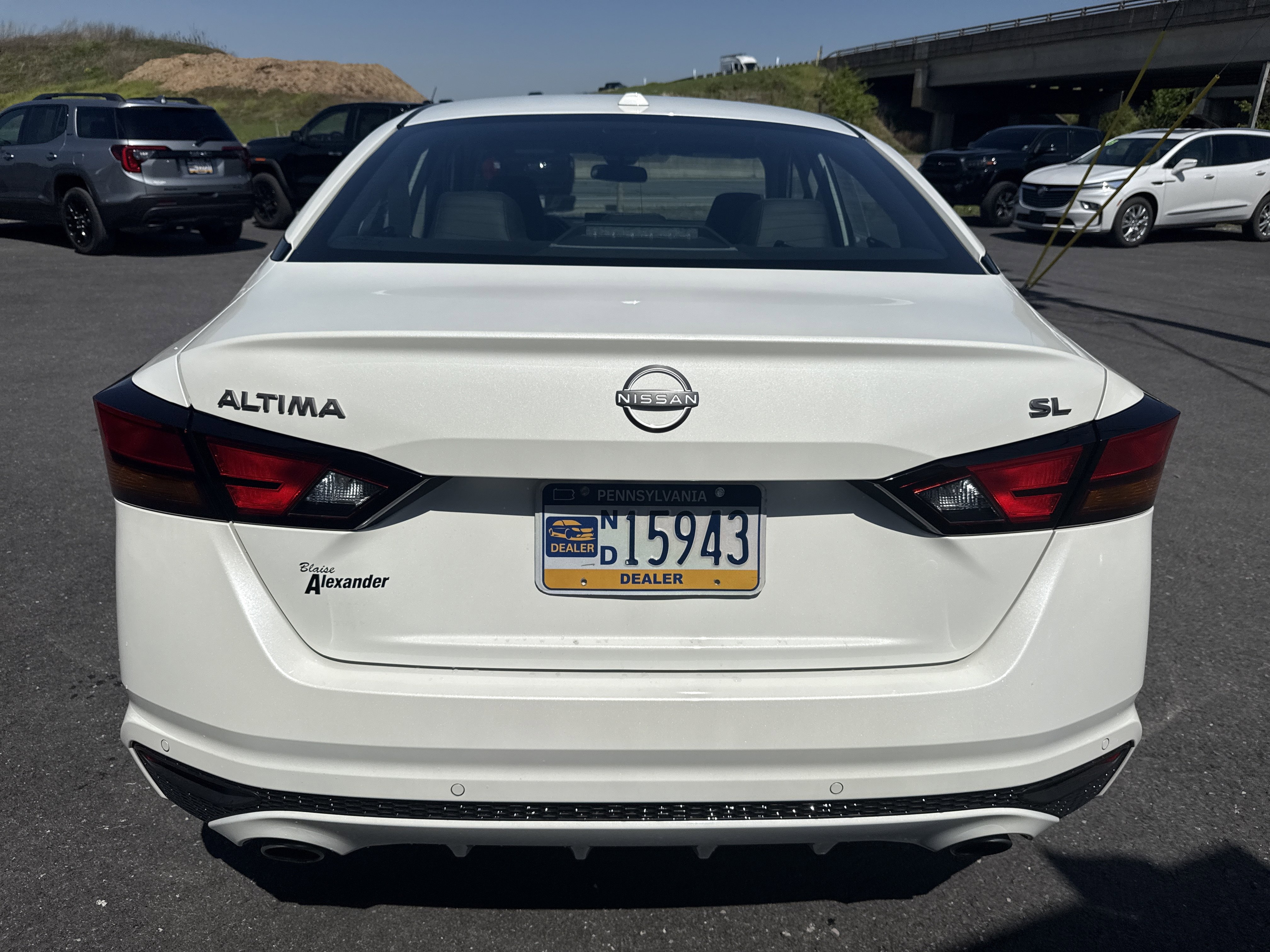 Used 2024 Nissan Altima 2.5 SL video 4