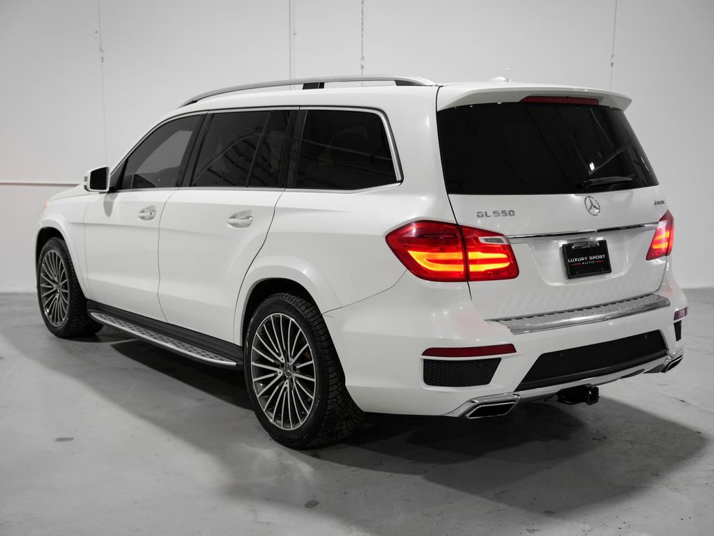 Used 2014 Mercedes-Benz GL 550 4MATIC image 3