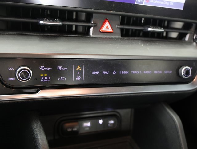 Used 2023 Kia Sportage EX image 8