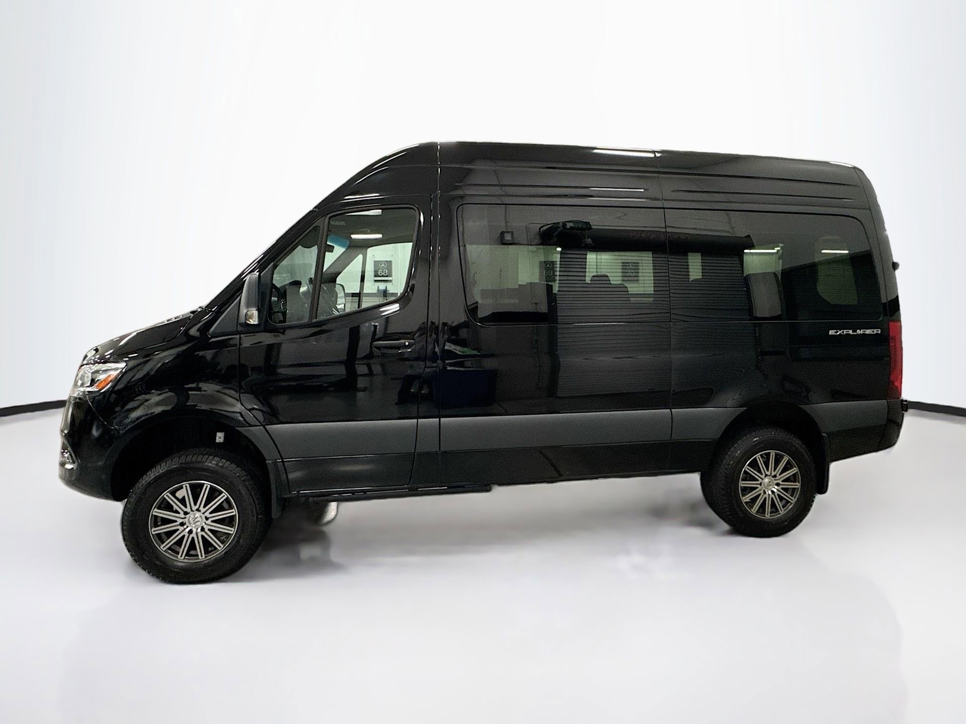 Used 2024 Mercedes-Benz Sprinter 2500 image 5