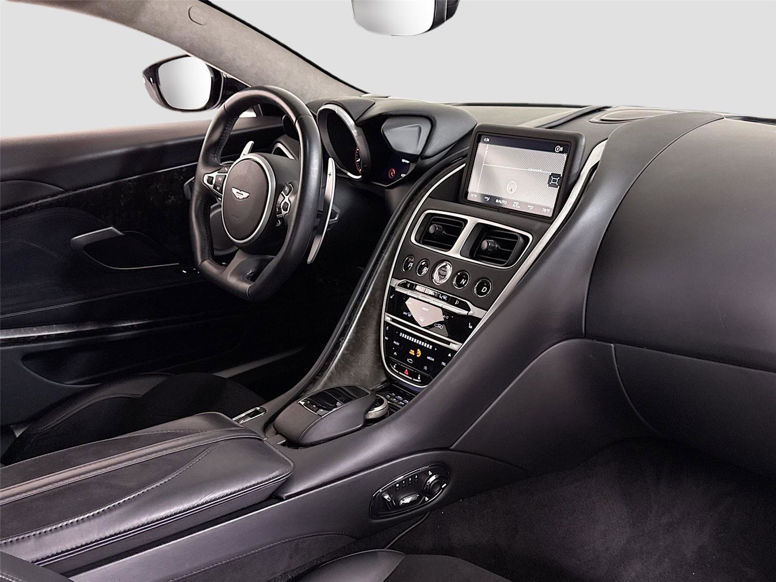 Used 2019 Aston Martin DBS Superleggera RWD image 27