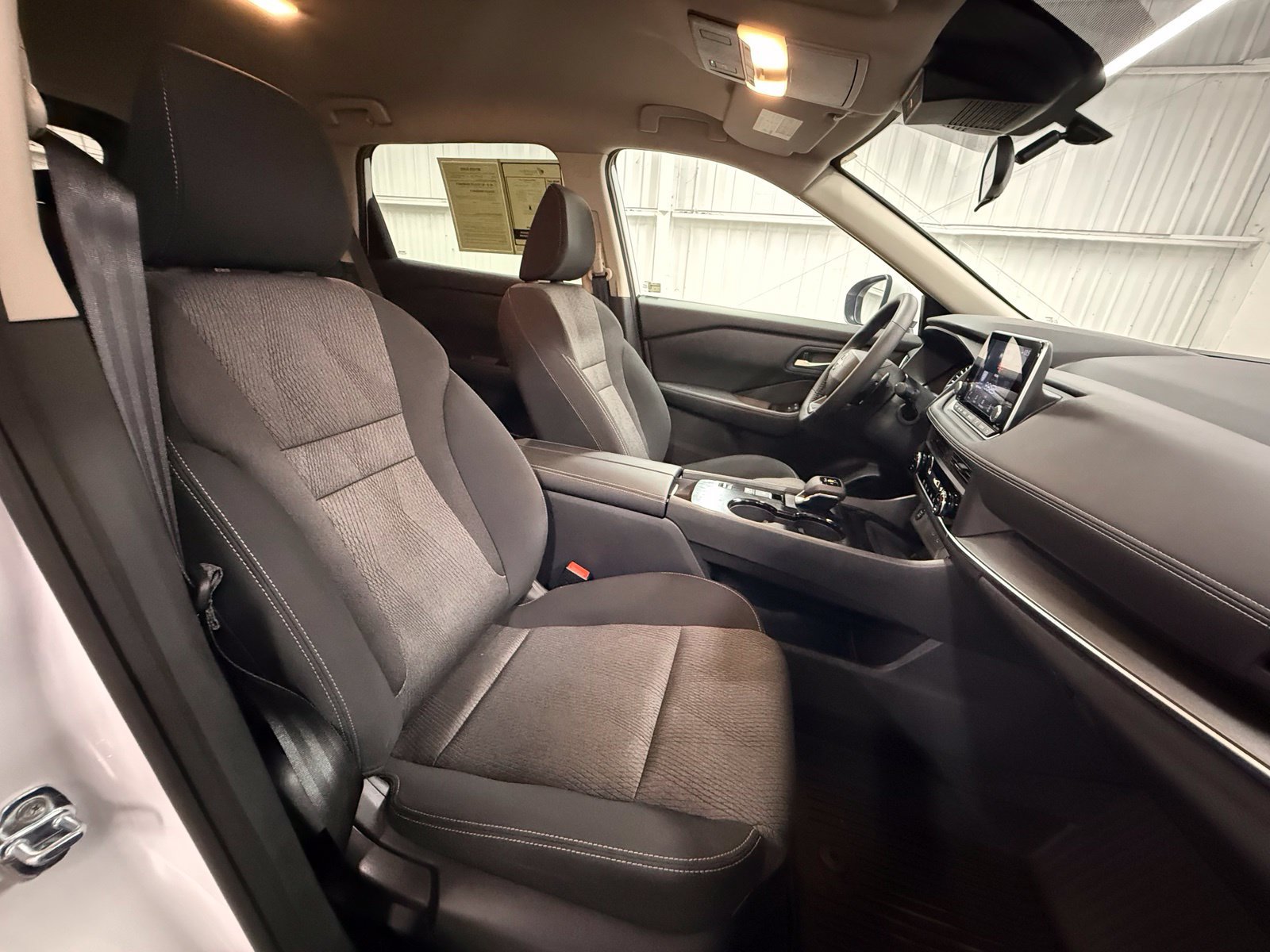 Used 2026 Nissan Rogue SV FWD image 25