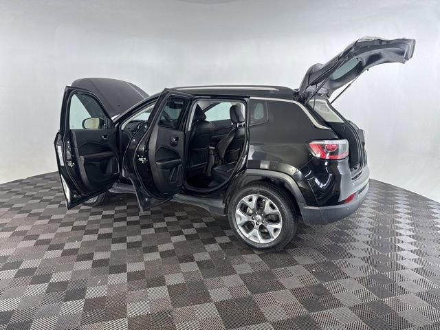 Used 2018 Jeep Compass Limited w/ Navigation Group AWD/4WD image 18