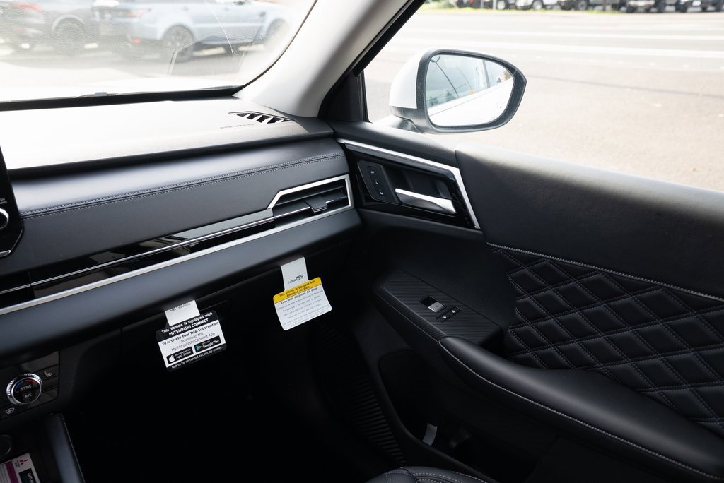 New 2025 Mitsubishi Outlander SEL image 10