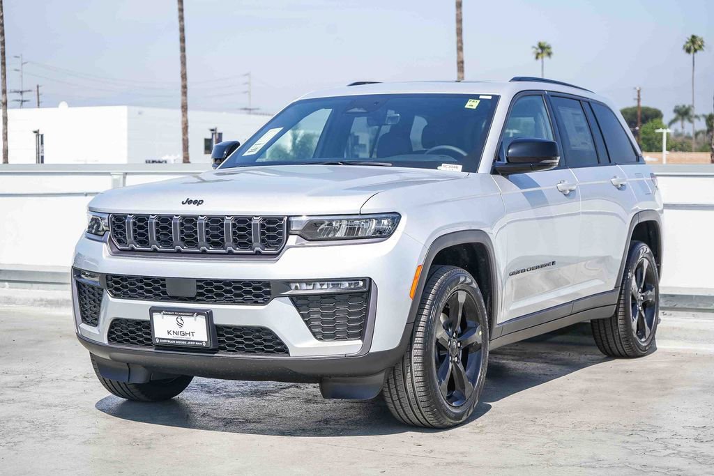 New 2026 Jeep Grand Cherokee Limited w/ Limited Altitude Package image 4