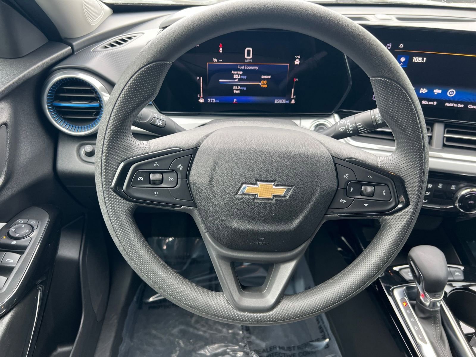 Used 2025 Chevrolet Trax LT image 34