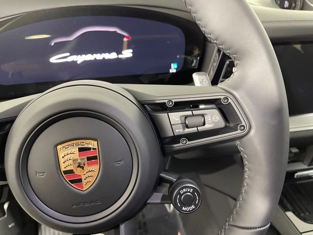 New 2025 Porsche Cayenne S image 40
