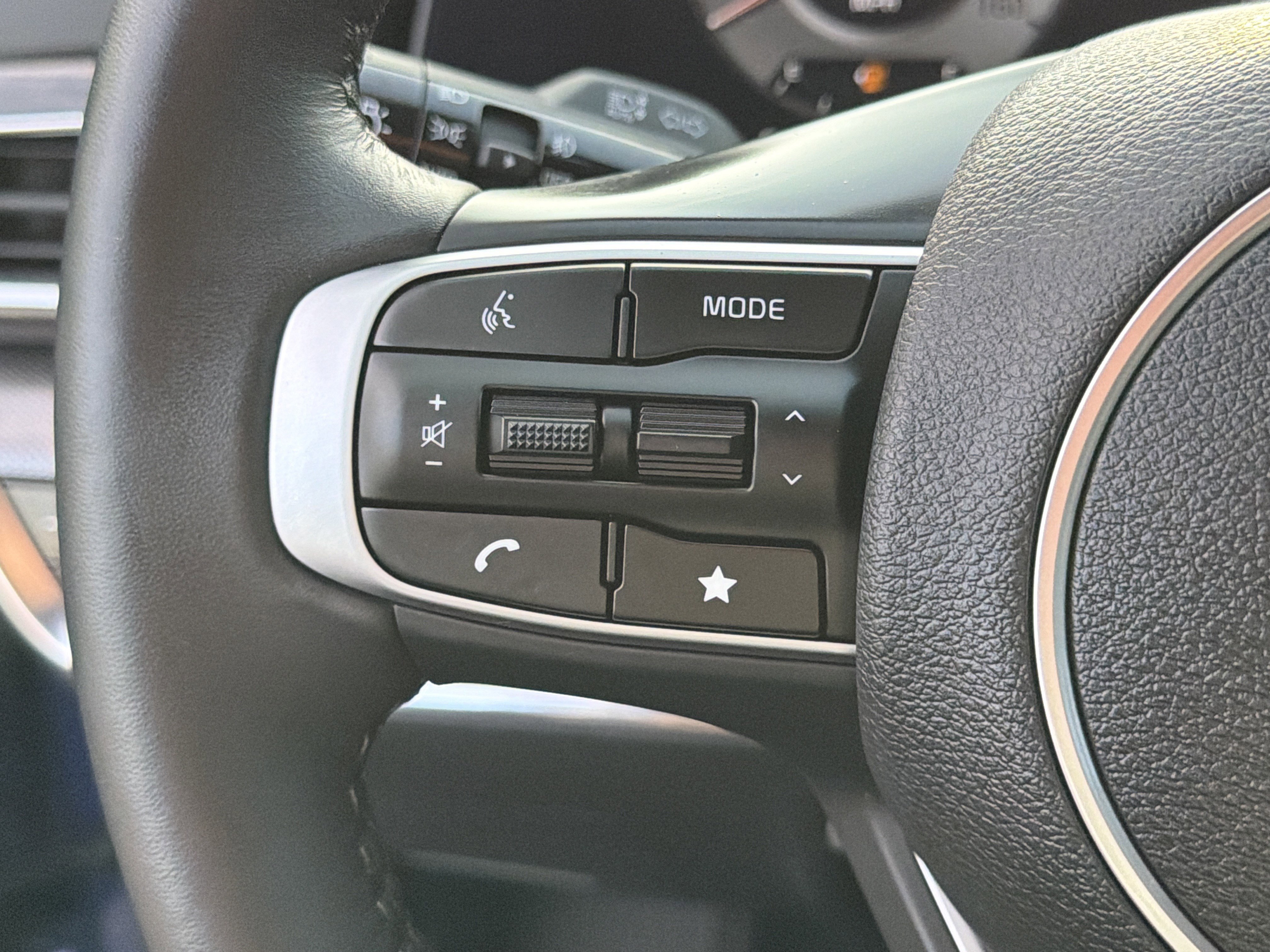 Used 2024 Kia Sportage SX image 24