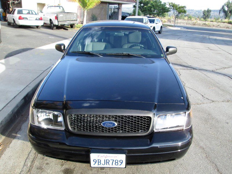 Used 2011 Ford Crown Victoria Police Interceptor image 2
