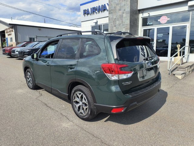Used 2024 Subaru Forester Premium AWD/4WD image 2