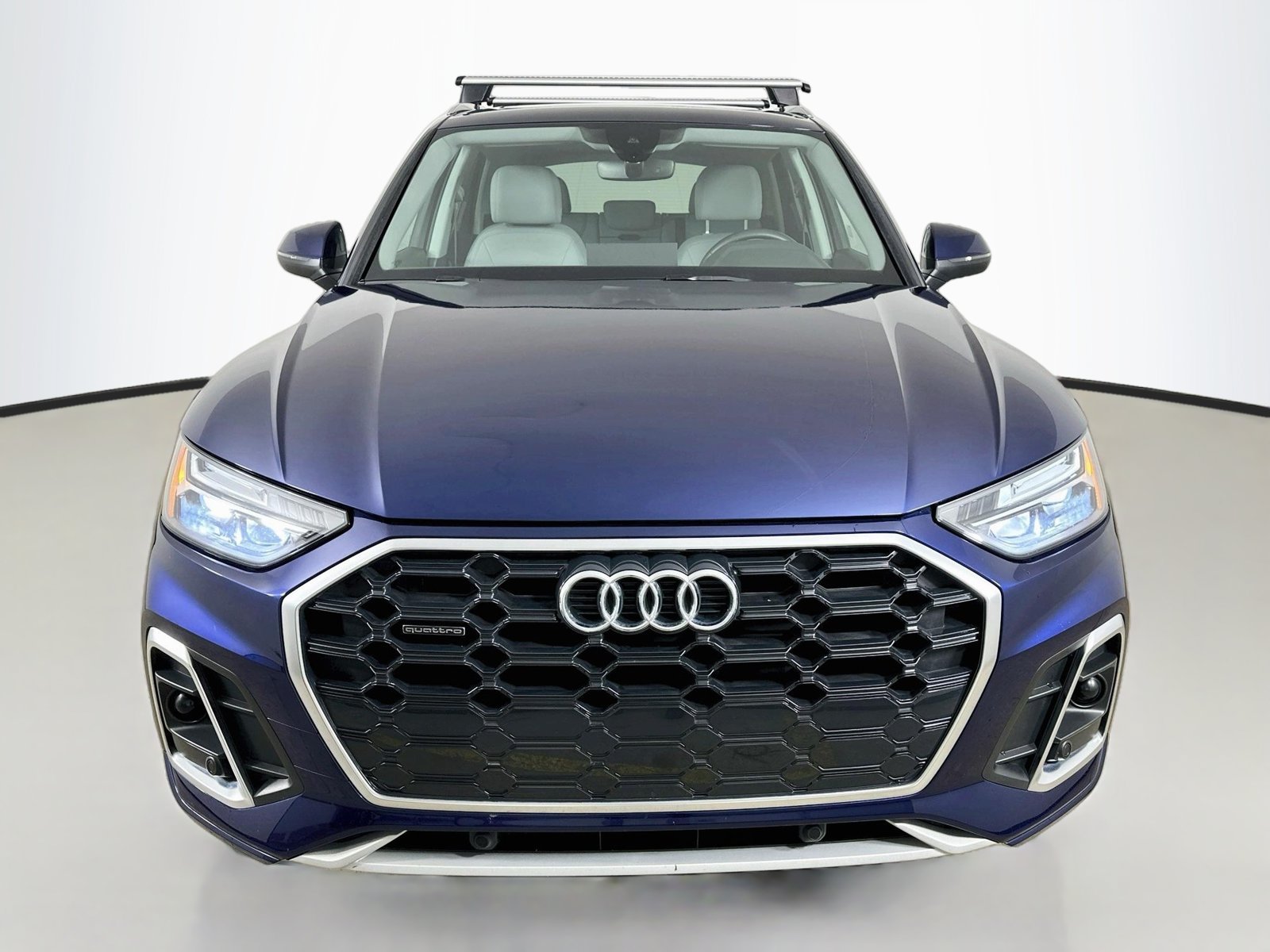 Used 2023 Audi Q5 2.0T Premium w/ Convenience Package AWD/4WD image 2