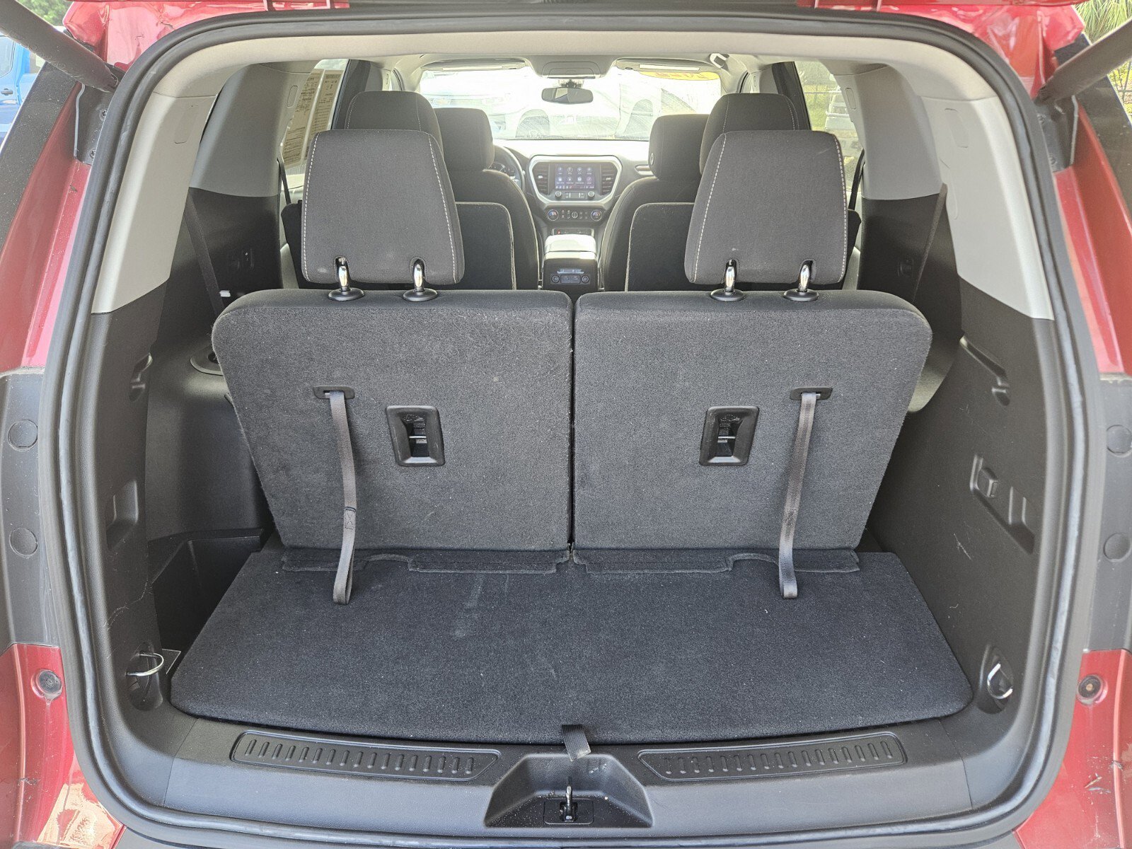 Used 2022 GMC Acadia SLE w/ Driver Convenience Package image 9