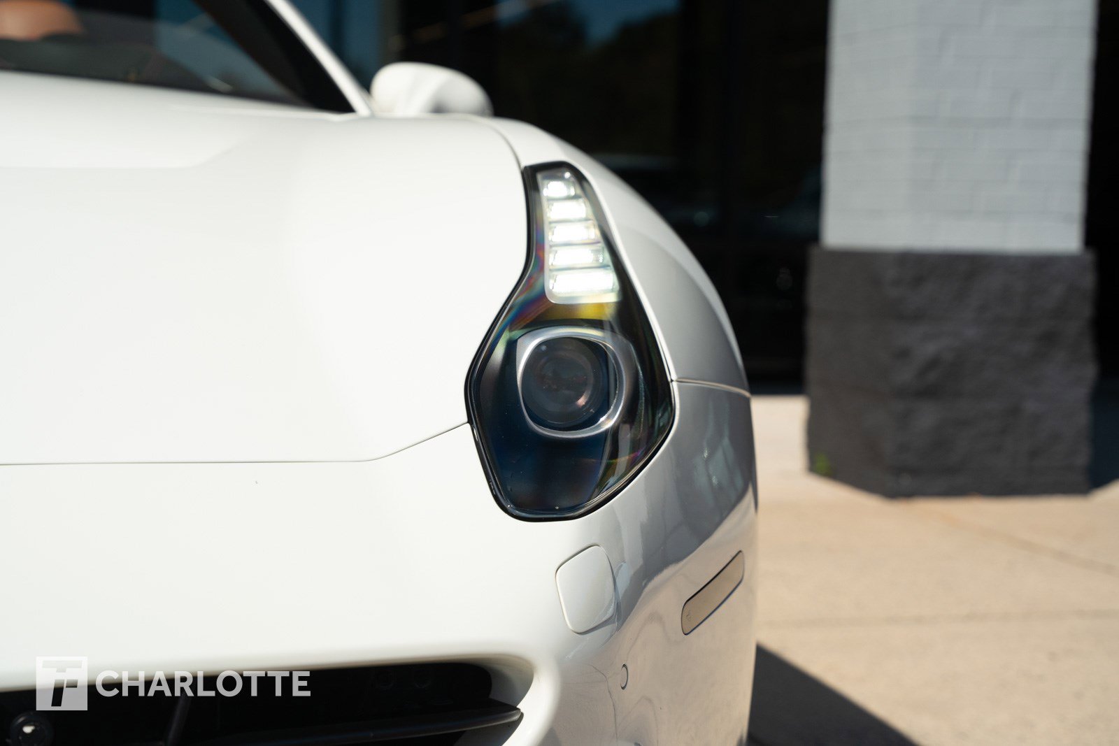 Used 2016 Ferrari California T image 5