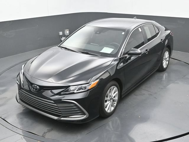Used 2023 Toyota Camry LE w/ Convenience Package FWD image 32
