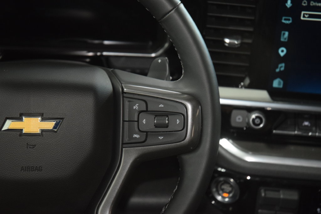 Used 2026 Chevrolet Silverado 1500 High Country w/ High Country Premium Package AWD/4WD image 39