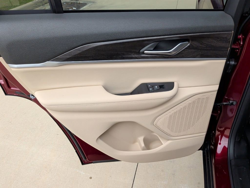 New 2025 Jeep Grand Cherokee Limited image 43