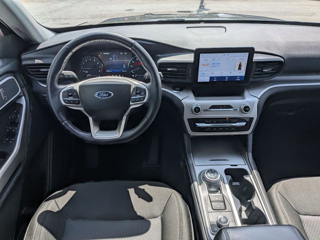 Used 2022 Ford Explorer XLT image 18