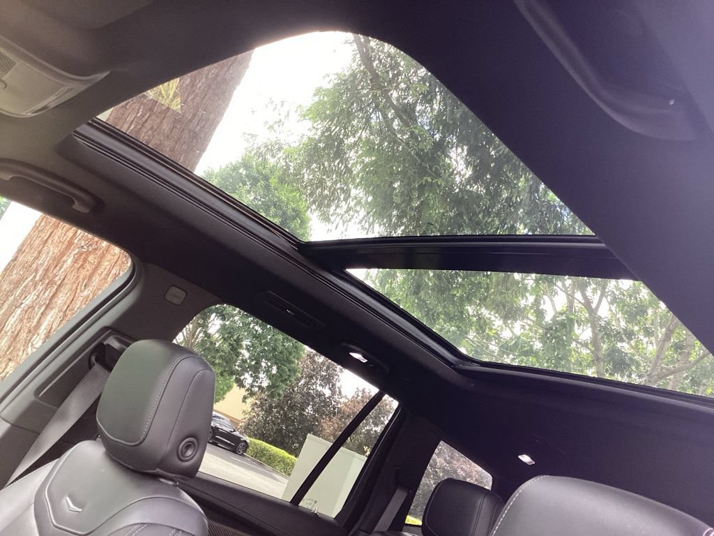 Used 2021 Cadillac XT6 Sport AWD/4WD image 4