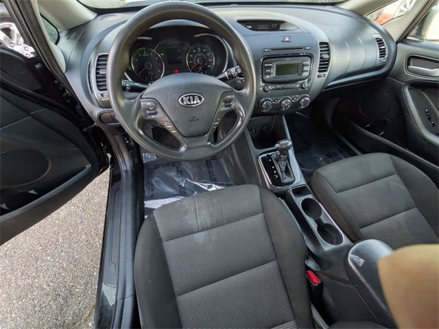 Used 2017 Kia Forte LX image 12