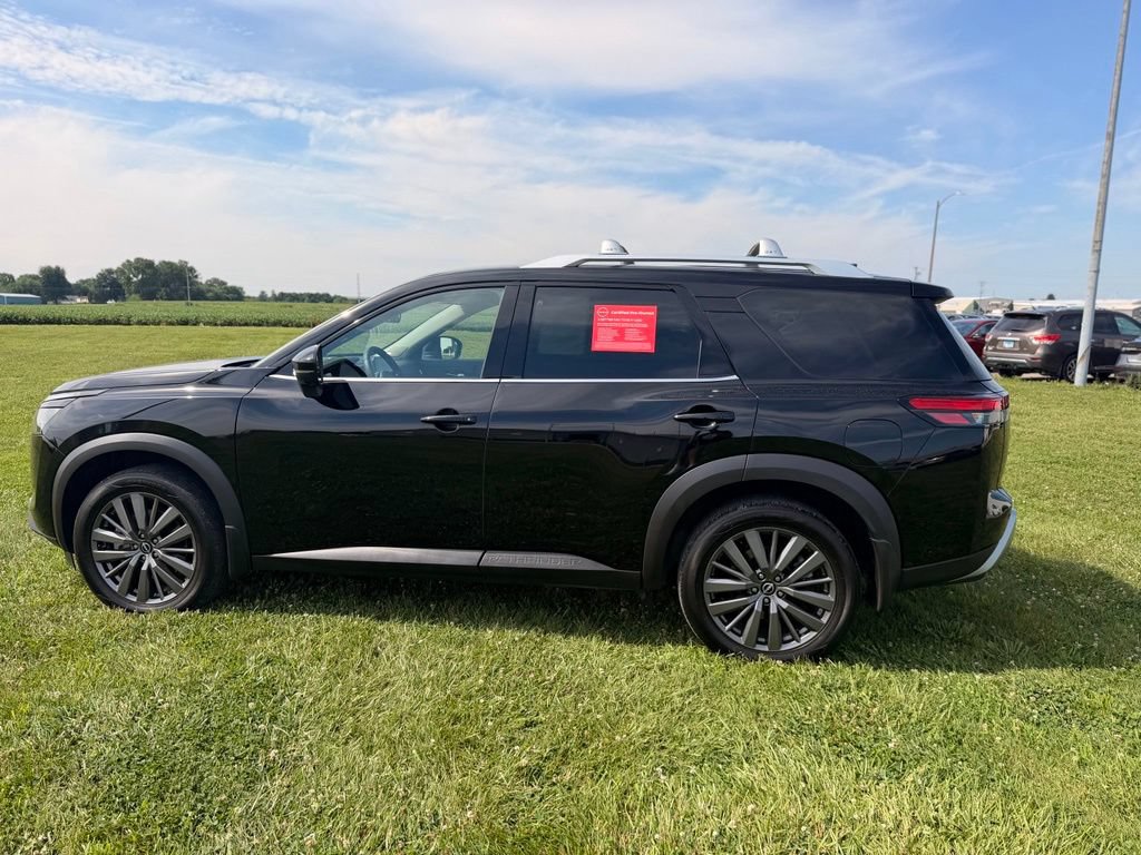 Certified 2025 Nissan Pathfinder SL w/ SL Premium Package FWD image 8