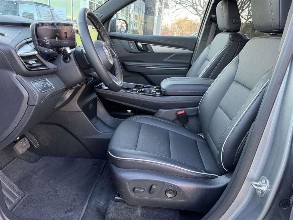 Used 2025 Buick Enclave Preferred AWD/4WD image 21