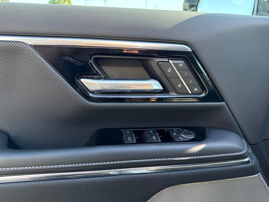 Used 2026 GMC Sierra EV Denali AWD/4WD image 18