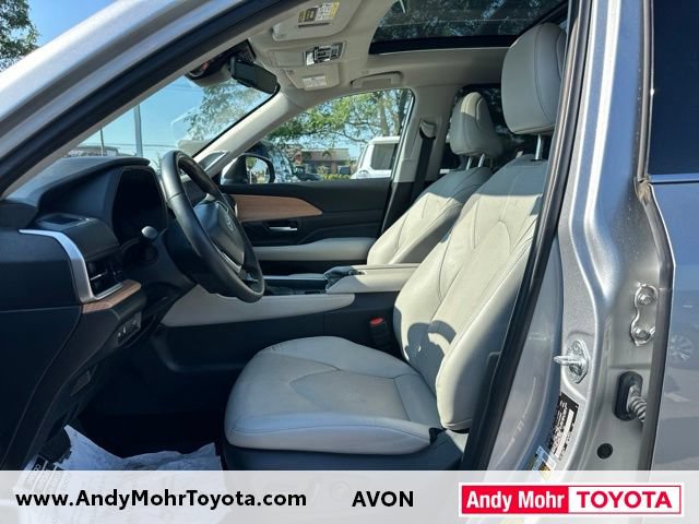 Certified 2024 Toyota Grand Highlander AWD image 10