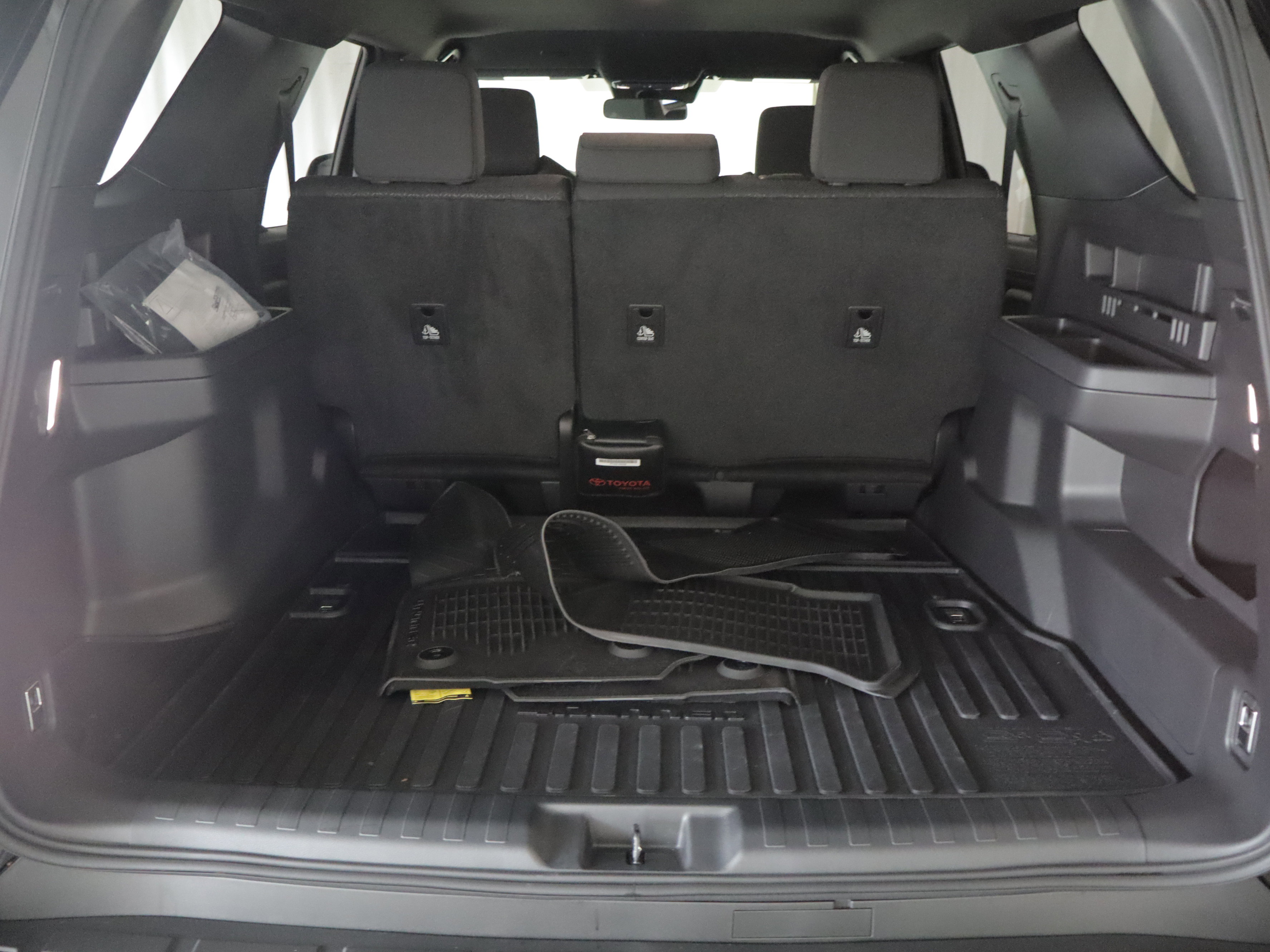 Used 2025 Toyota 4Runner SR5 AWD/4WD image 19