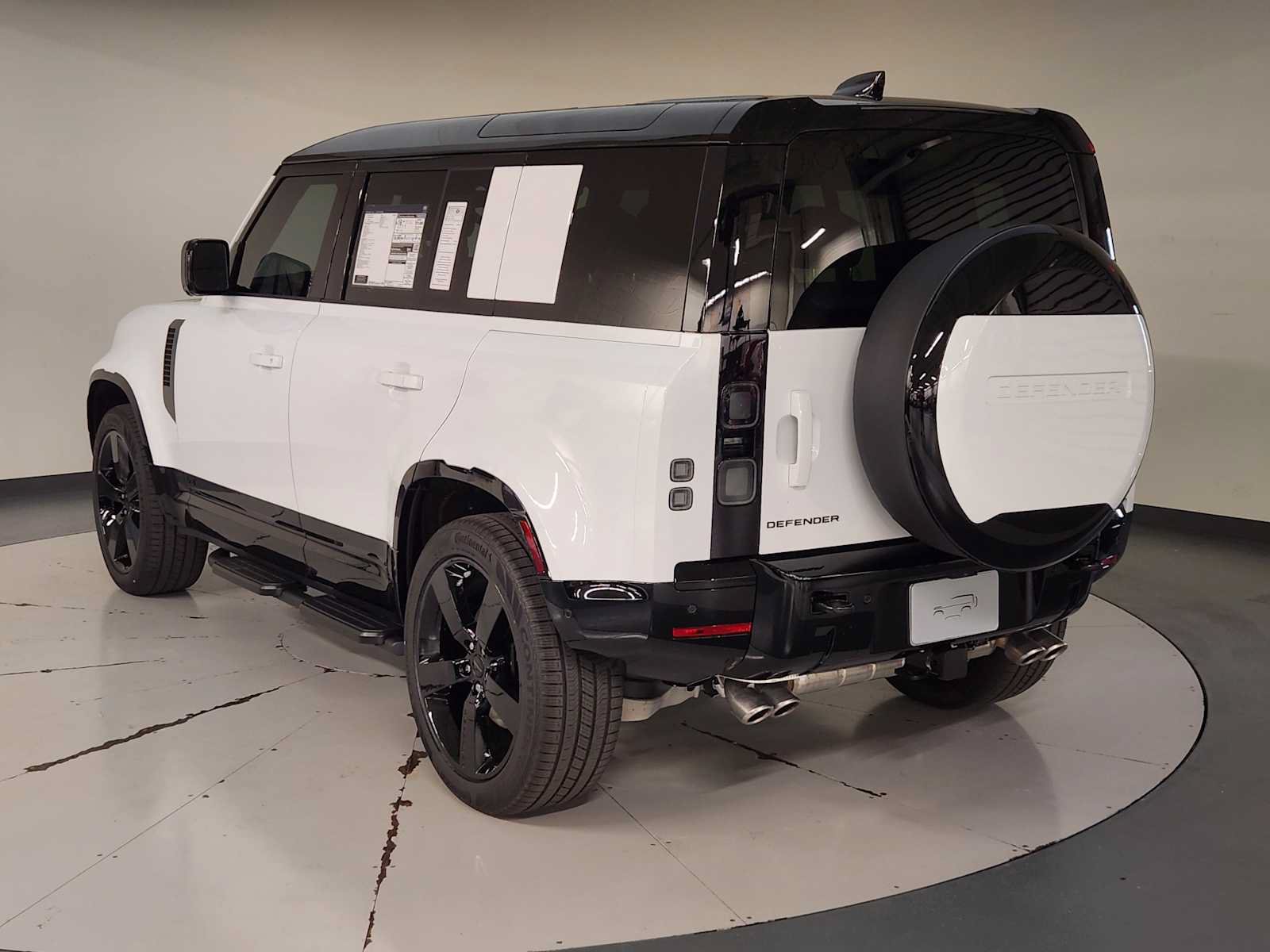 New 2026 Land Rover Defender 110 V8 AWD/4WD image 10