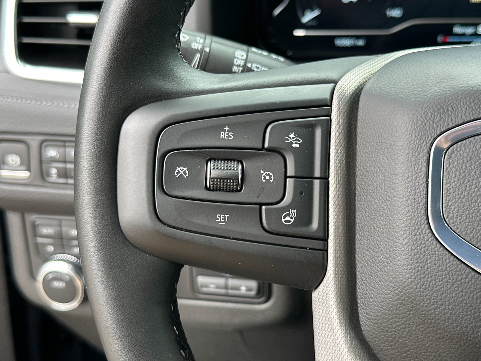 Used 2024 GMC Yukon XL Denali w/ Max Trailering Package image 31