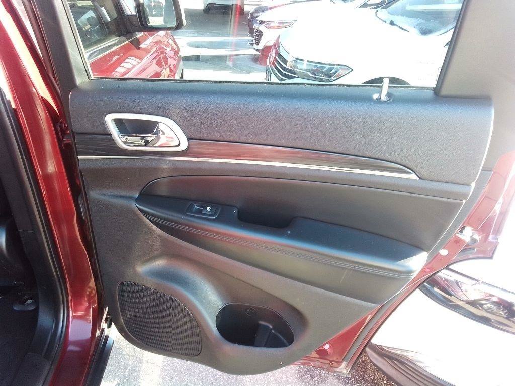 Used 2021 Jeep Grand Cherokee Limited AWD/4WD image 23