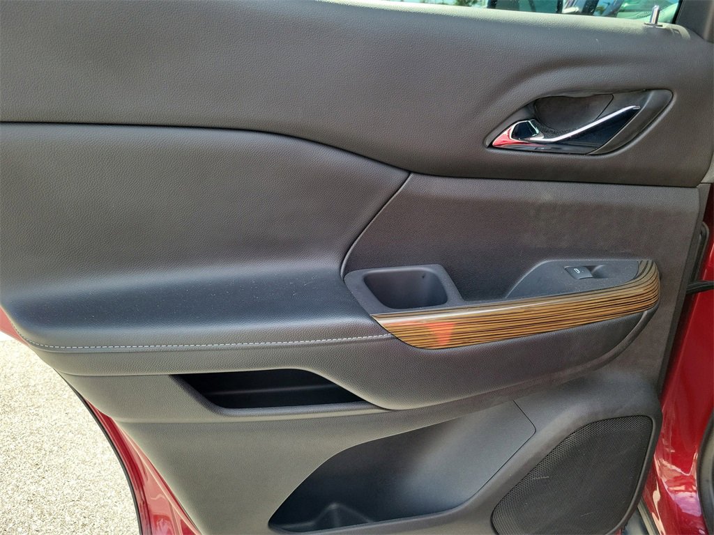 Used 2020 GMC Acadia SLE w/ Driver Convenience Package image 16