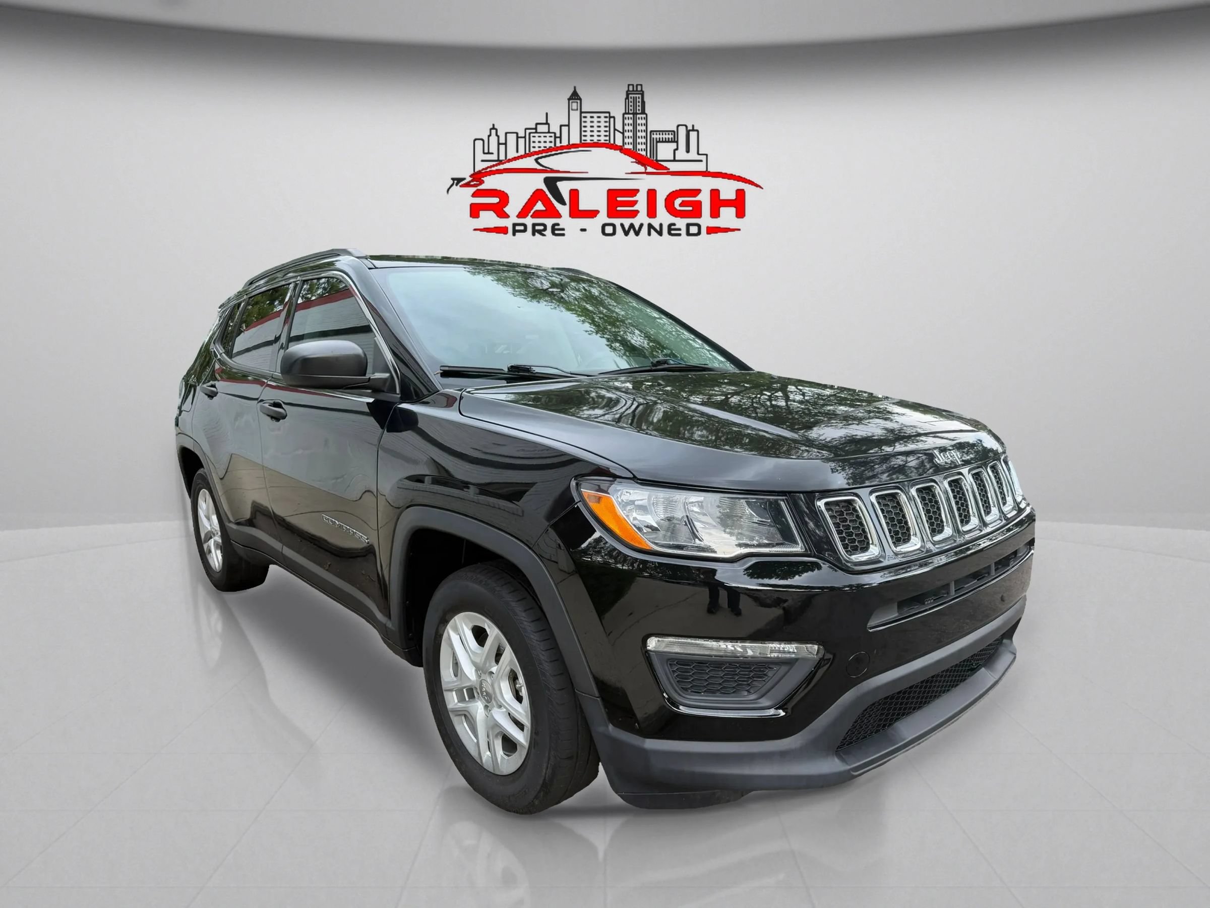 Used 2021 Jeep Compass Sport FWD image 4