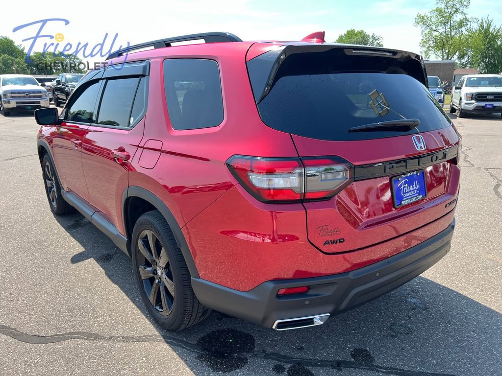 Used 2025 Honda Pilot Black Edition image 3