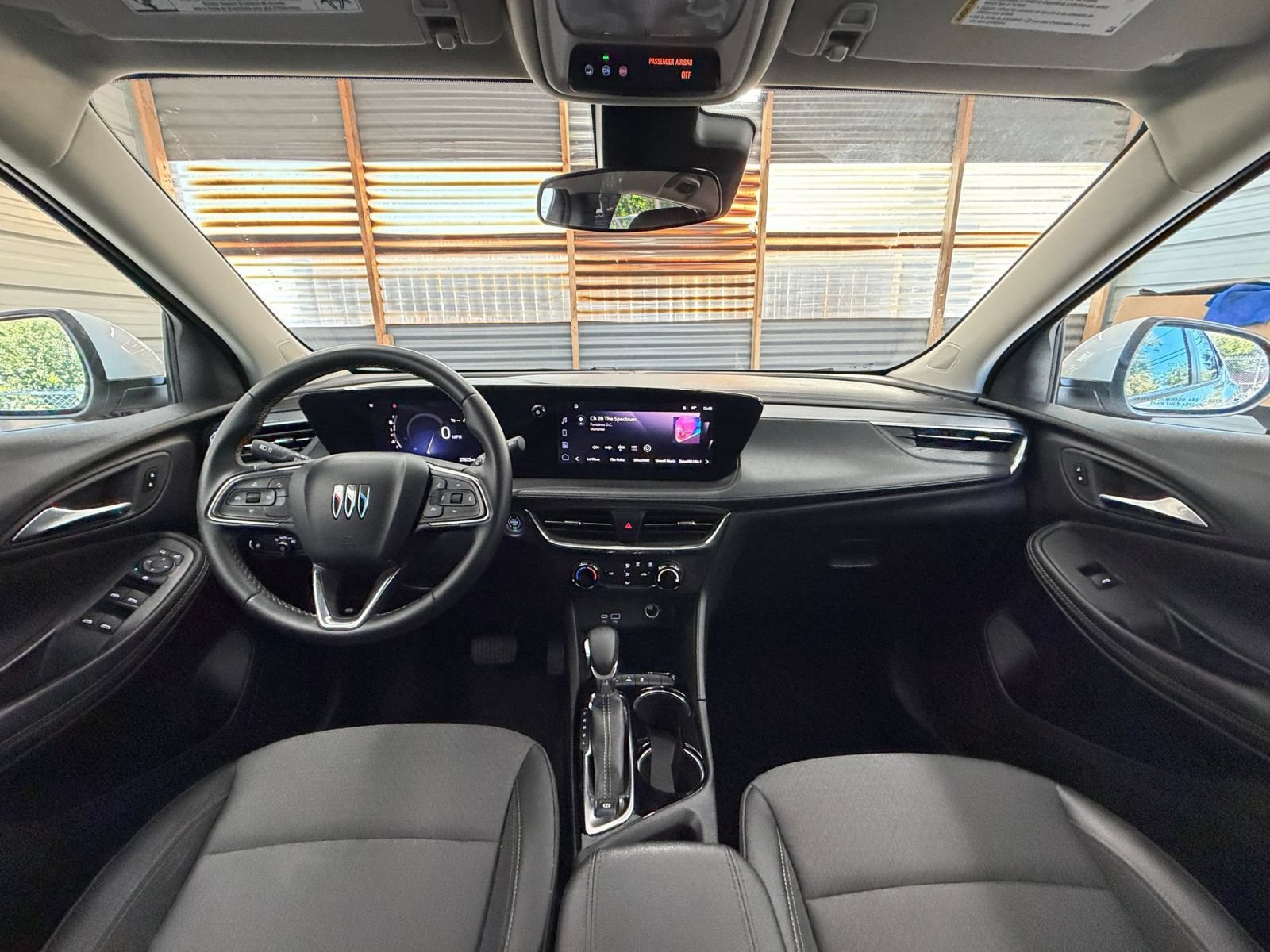 Used 2025 Buick Encore GX Preferred AWD/4WD image 31