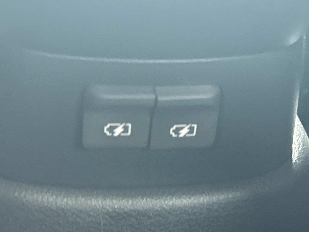 Certified 2025 Nissan Kicks Play S FWD image 21