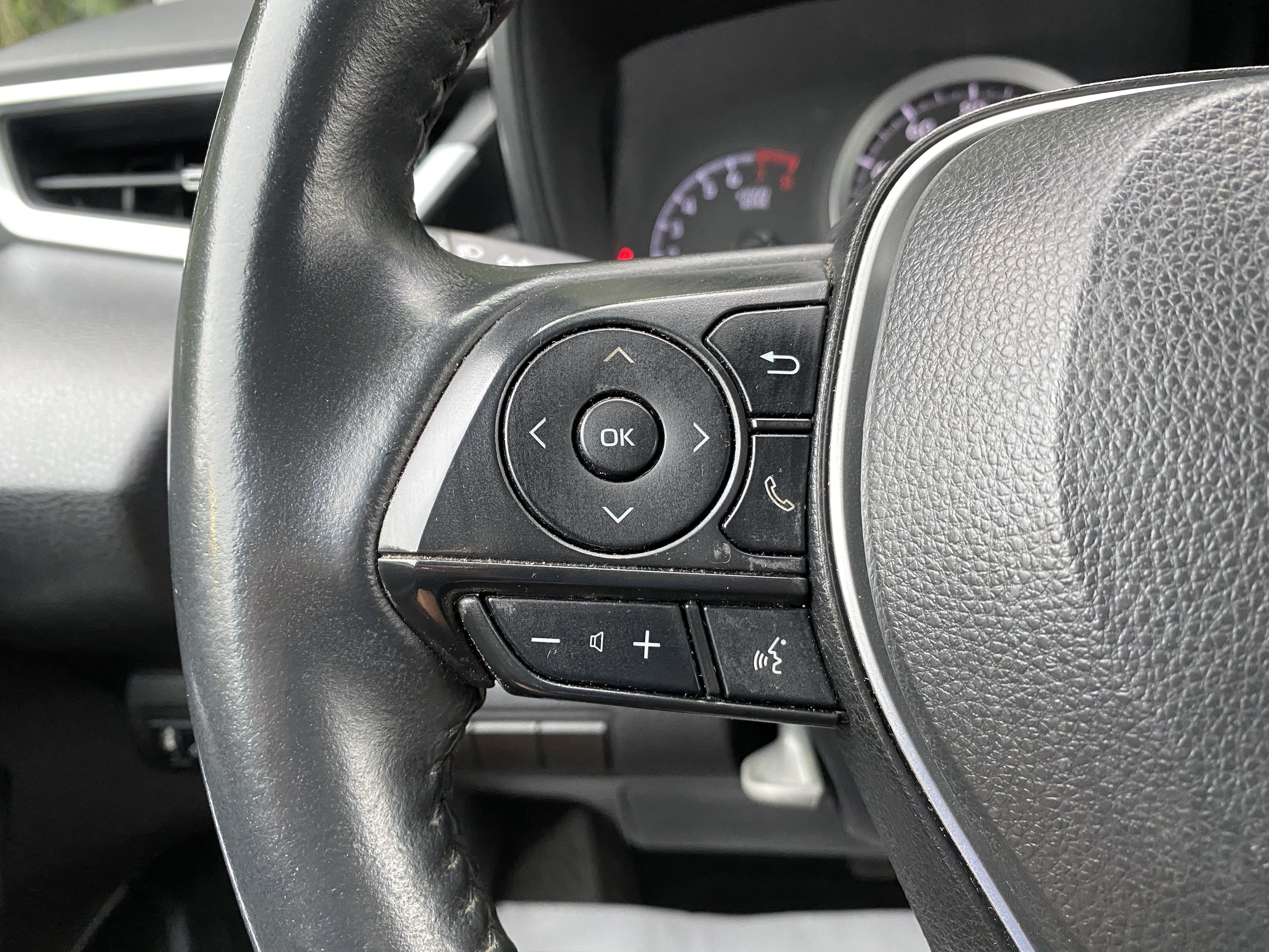 Used 2020 Toyota Corolla SE FWD image 18
