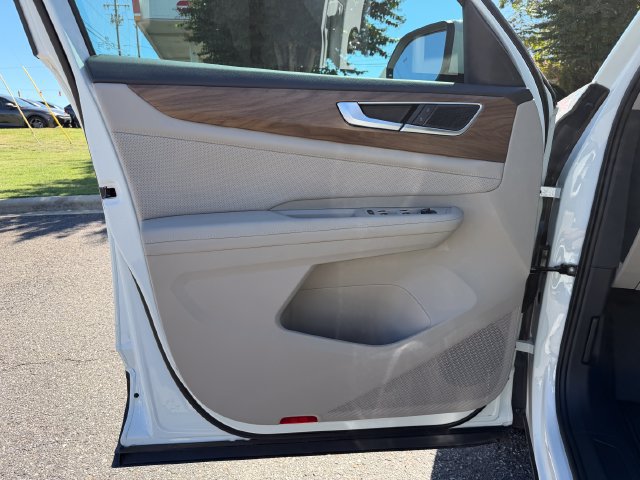 Used 2024 Volkswagen Atlas SE FWD image 21