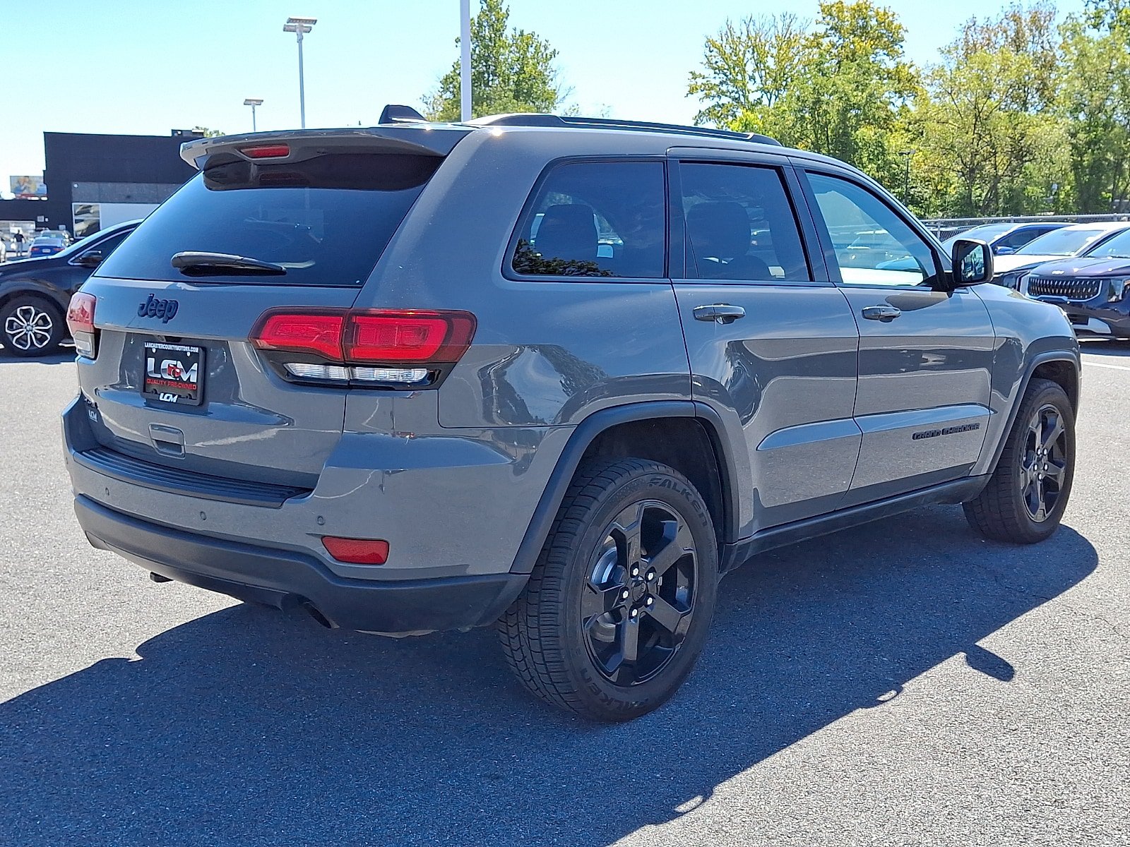 Used 2019 Jeep Grand Cherokee Laredo AWD/4WD image 5
