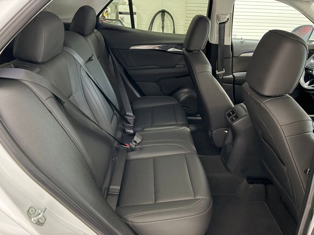 Used 2025 Buick Envision Preferred image 19