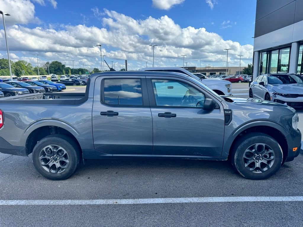 Used 2023 Ford Maverick XLT FWD image 2
