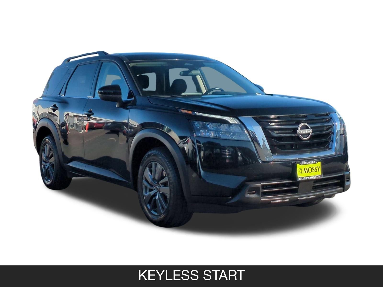 Used 2024 Nissan Pathfinder SV image 2