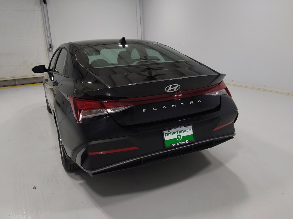 Used 2025 Hyundai Elantra SE image 6