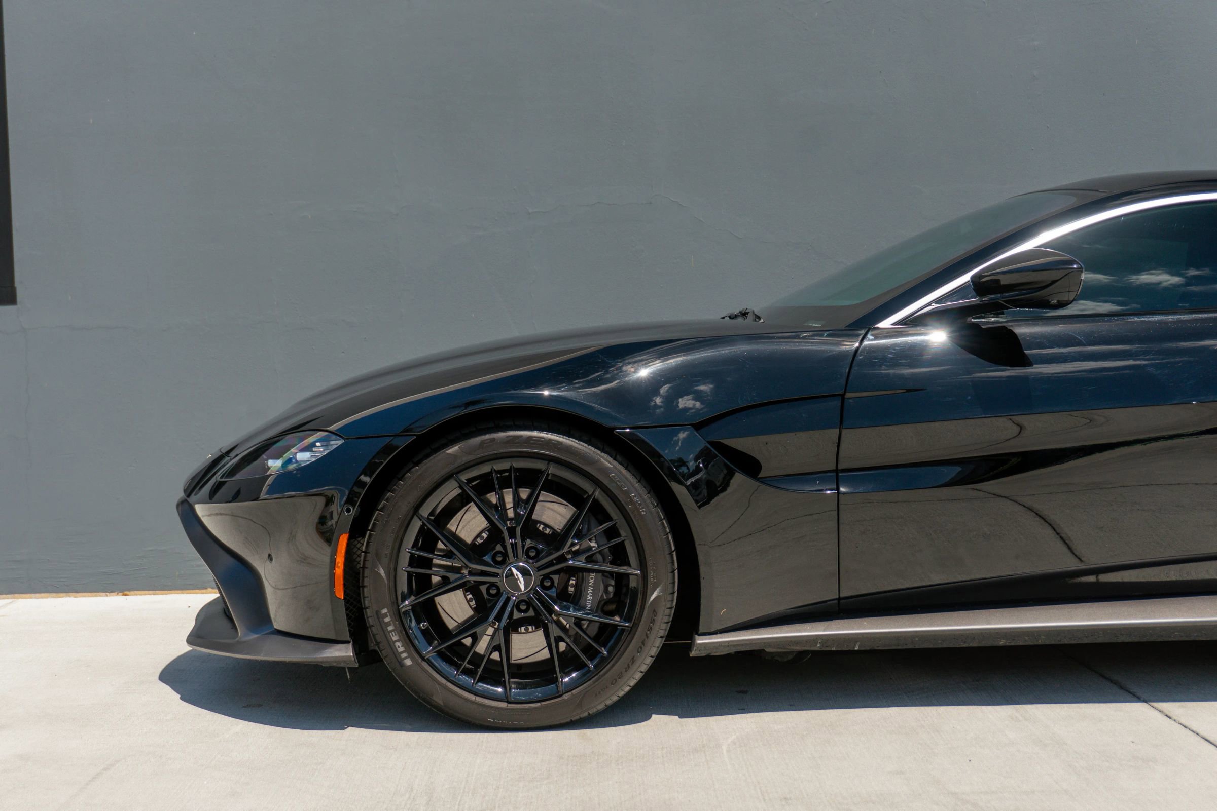 Used 2020 Aston Martin V8 Vantage Coupe RWD image 16